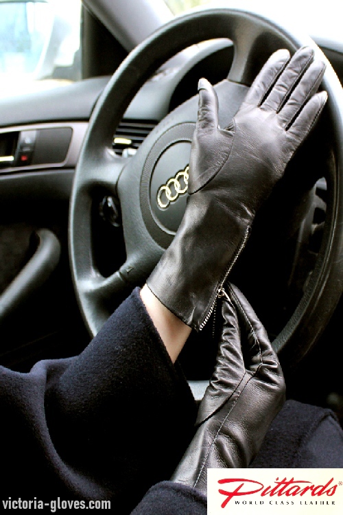 502b_454 Driving Gloves: Classy Rich Black Leather Gloves with side zippers!
