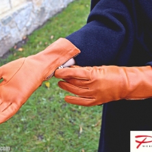 Classy Rich Tan Leather Gloves with side zippers!