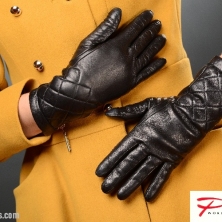 Warm Stylish Wool Lined Black Leather Gloves with zippers!